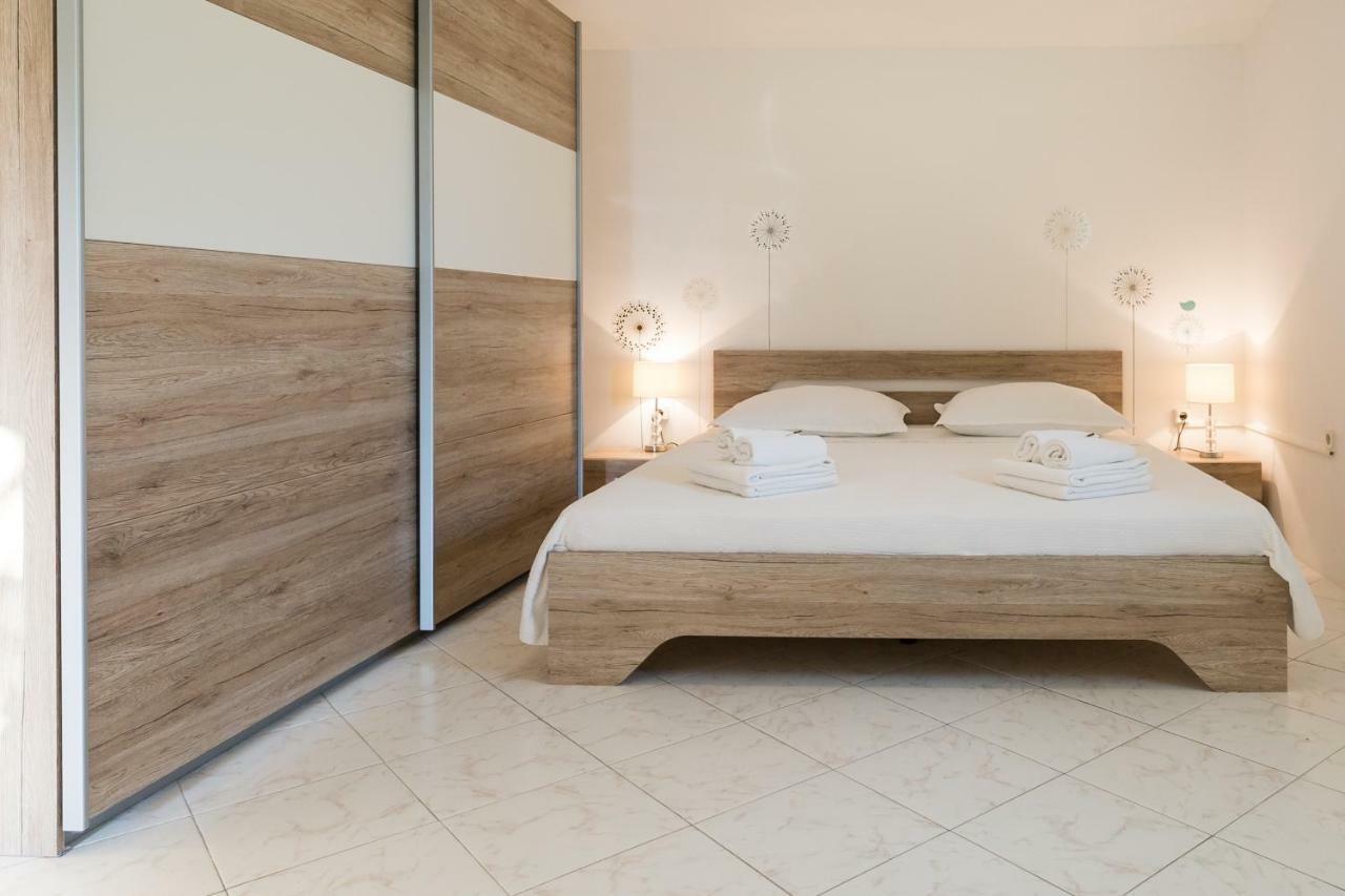 Cozy Apartment Josipa Privlaka  Ngoại thất bức ảnh