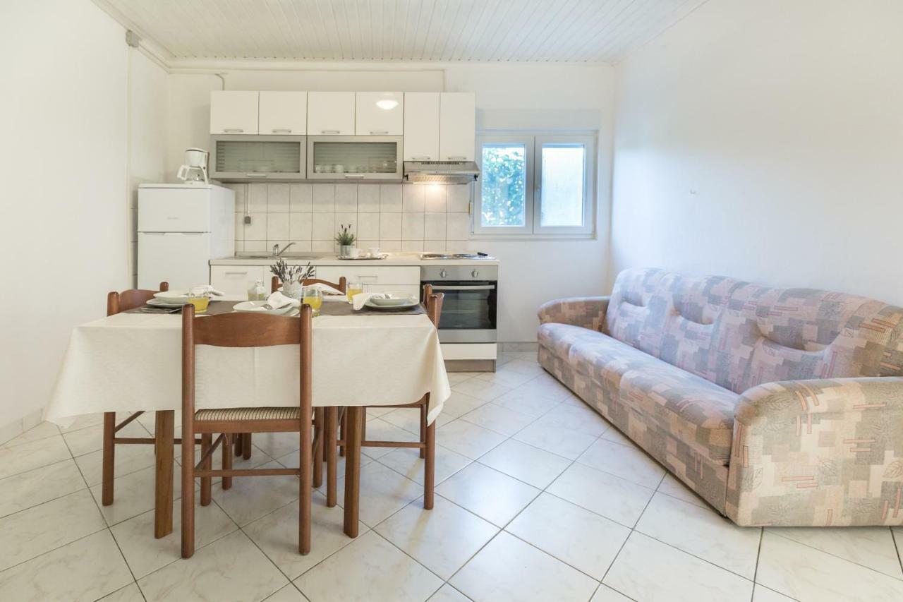 Cozy Apartment Josipa Privlaka  Ngoại thất bức ảnh