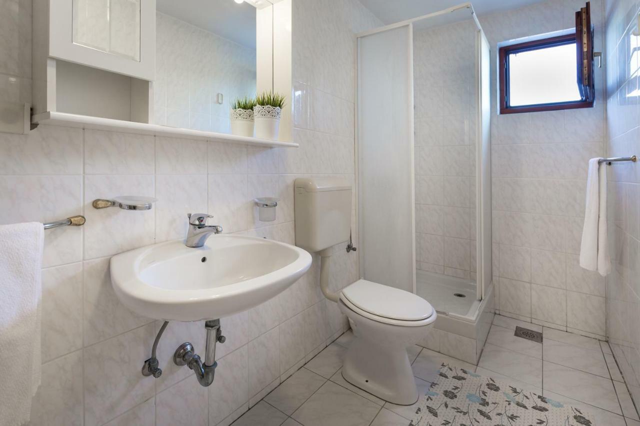 Cozy Apartment Josipa Privlaka  Ngoại thất bức ảnh